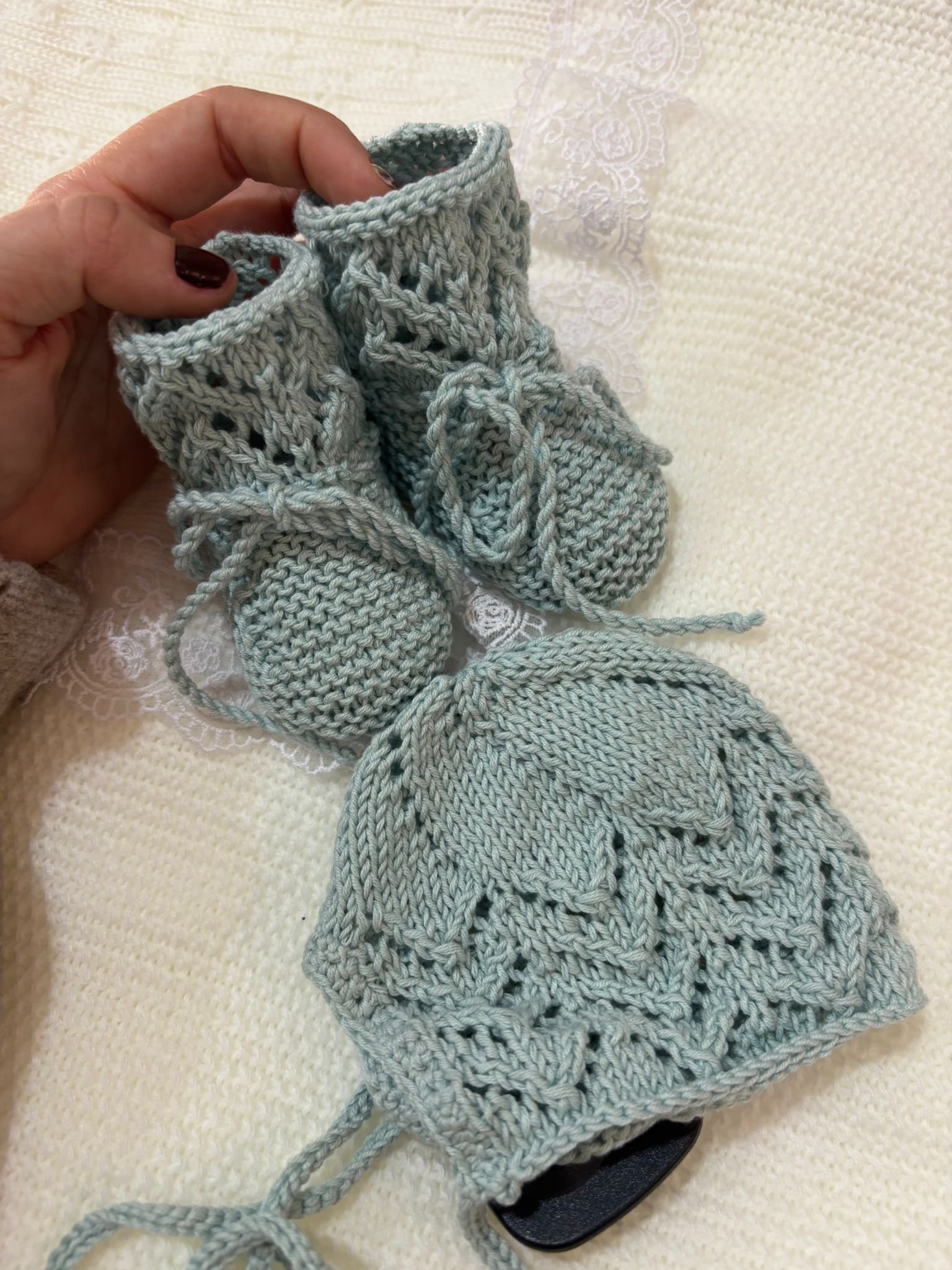 conjunto gorrito+patucos