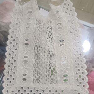 babero encaje 3